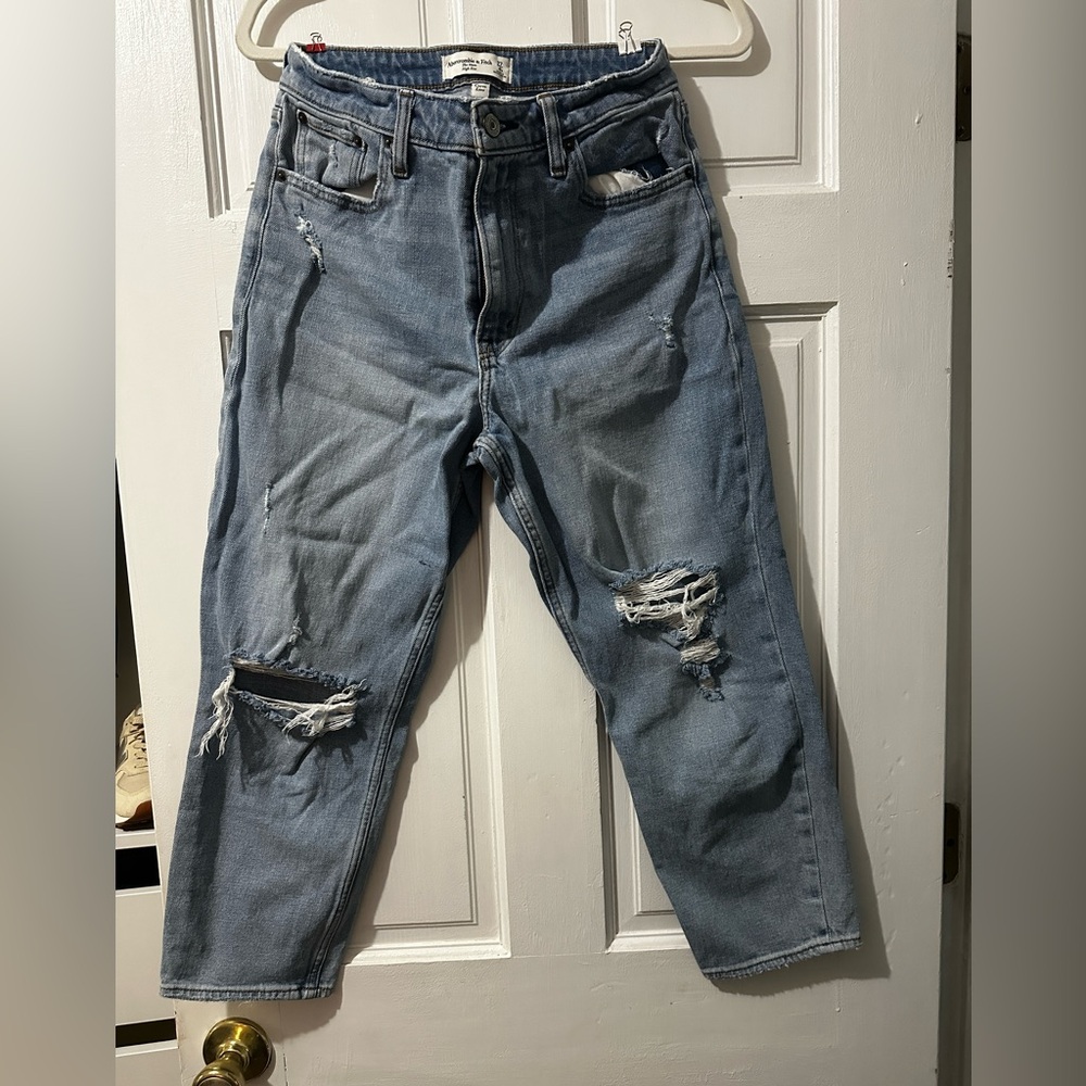 Abercrombie mom jeans size 27s curve love